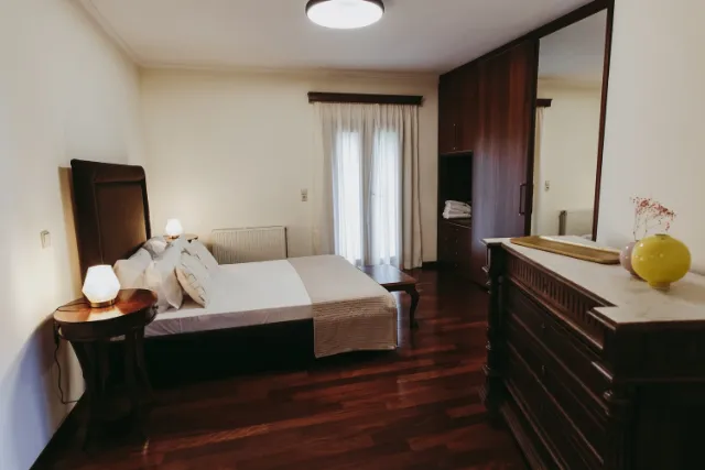 Carmel Luxury Villa I — bedroom a