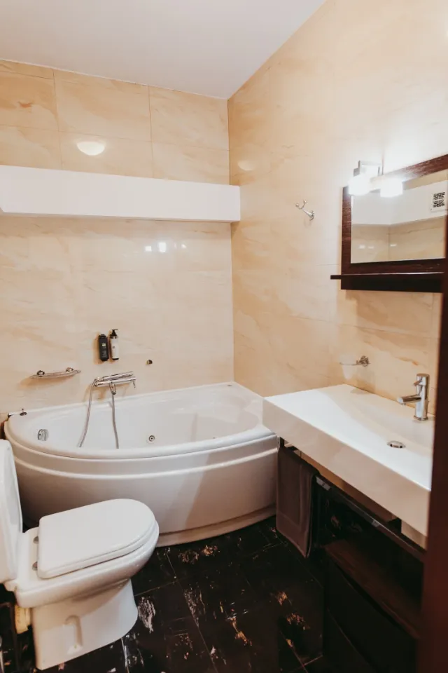 Carmel Luxury Villa I — toilet of bedroom b
