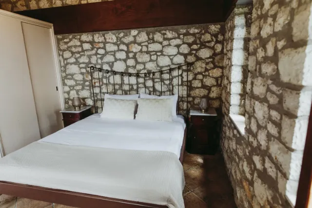 Carmel Luxury Villa II — private studios 1