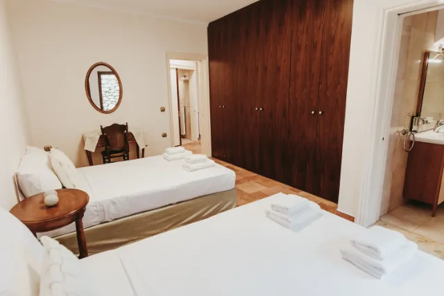 Carmel Luxury Villa II — bedroom c 1