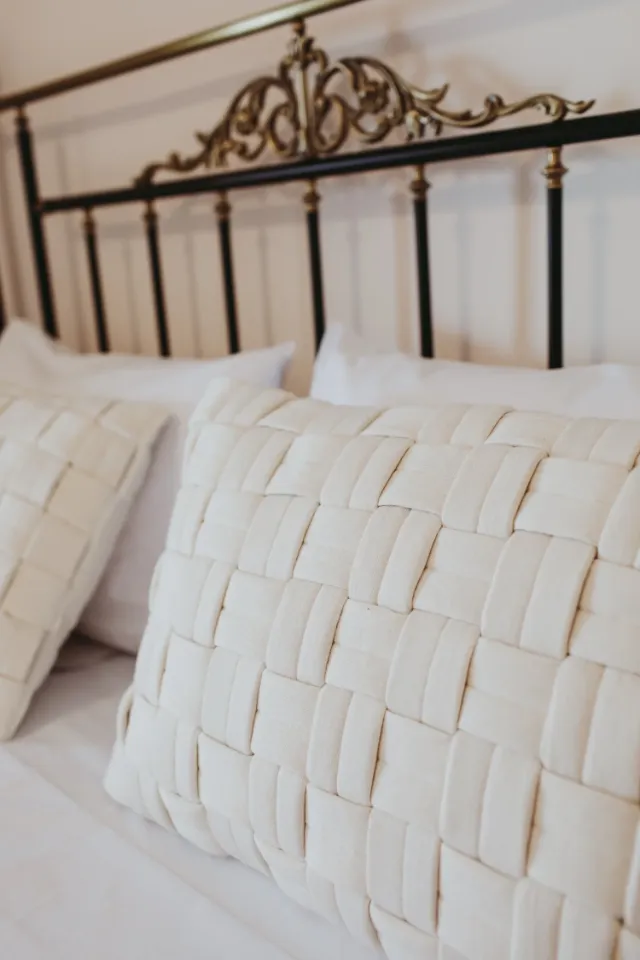 Carmel Luxury Villa II — bedroom b 3