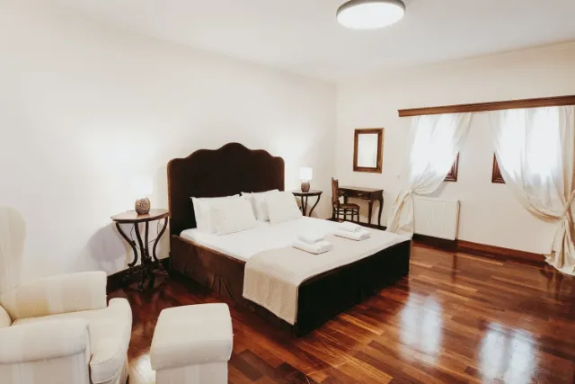Carmel Luxury Villa II — bedroom a