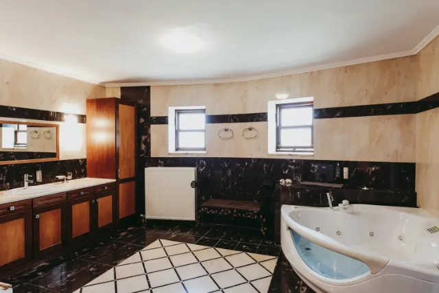 Carmel Luxury Villa II — bedroom a toilet