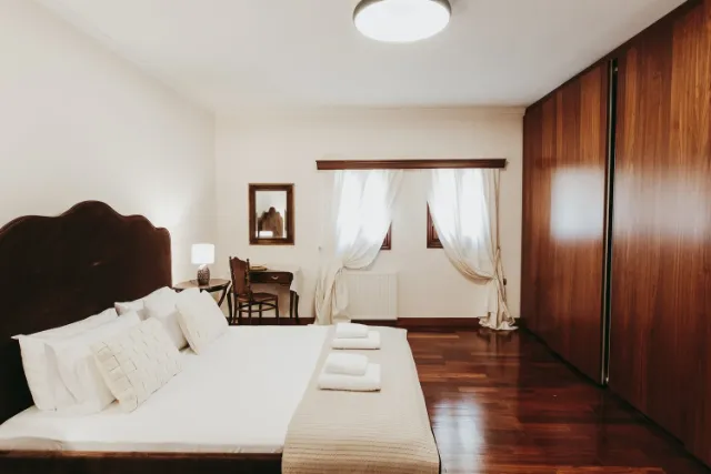 Carmel Luxury Villa II — bedroom a 1